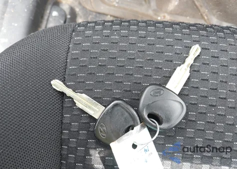 2009 Hyundai Accent Gs z USA, uszkodzony, nr VIN KMHCM36C39U142283